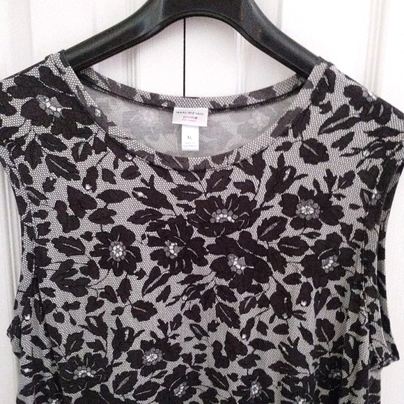 Issac Mizrahi Lace Print top - Picture 6 of 10